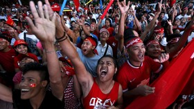 Kemenangan di Depan Mata, Pendukung NLD Berpesta