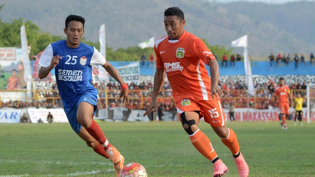 Firman Utina menerangkan masih ada sisa kontrak dengan Sriwijaya FC hingga Maret 2017. Ia juga belum memikirkan rencana selanjutnya.