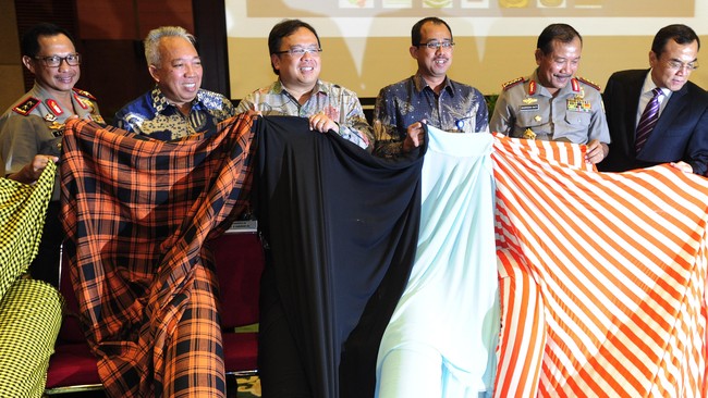 Permintaan produk tekstil menjelang lebaran tahun ini diprediksi tidak akan meningkat signifikan di tengah tingginya harga barang-barang kebutuhan pokok.