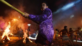 Tragedi Drama Hari Pahlawan, Puluhan Orang Nonton di Rel KA
