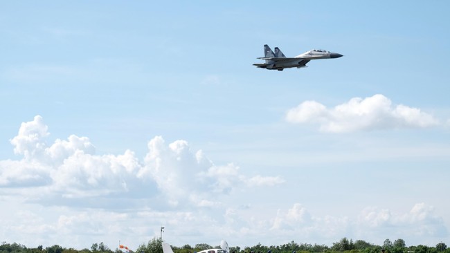 PT Dirgantara Indonesia meneken kesepakatan pembuatan jet tempur generasi 4,5. Sebanyak 200 insinyur RI akan berangkat ke Korsel merancang desain pesawat.