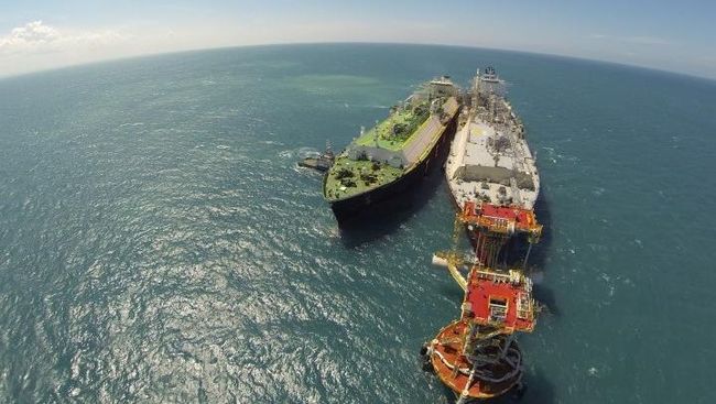 Tak Cuma Batu Bara, Jokowi Juga Minta LNG untuk Kebutuhan Dalam Negeri Presiden Jokowi meminta perusahaan LNG mengutamakan kebutuhan di dalam negeri sebelum melakukan ekspor.