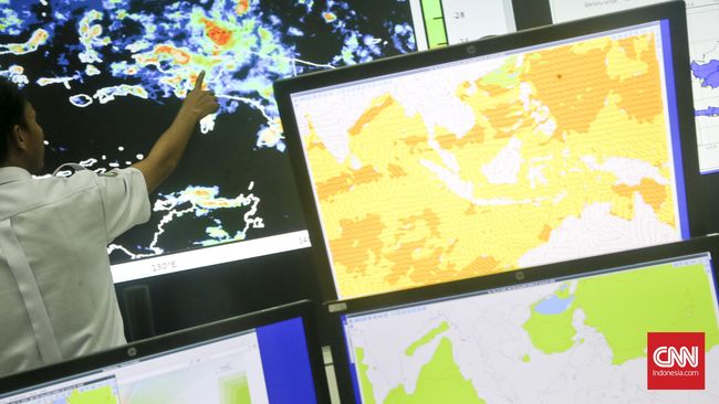BMKG Prediksi El Nino Terjadi Akhir September hingga Oktober Badan Meteorologi, Geofisika, dan Klimatologi (BMKG) memprediksi El Nino tahun ini akan terjadi akhir September dengan skala lemah hingga sedang.