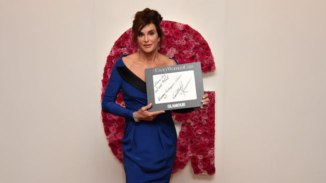 Ricky Gervais memang seringkali menyinggung perasaan selebriti dengan leluconnya itu. Salah satu korban terakhirnya, Caitlyn Jenner, pun marah.