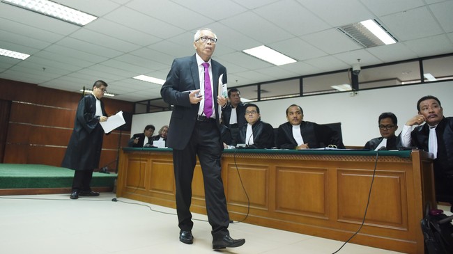 Saat menunggu sidang tuntutan, Otto Cornelis Kaligis sempat mengungkapkan rasa optimisnya soal tuntutan yang bakal diterimanya. 