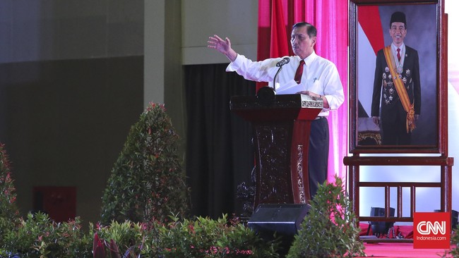 Menko Bidang Kemaritiman Luhut Binsar Pandjaitan menilai pelaksanaan mandatori biodiesel B20 bisa membantu menahan pelemahan rupiah yang terjadi akhir-akhir ini