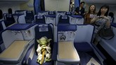Star Wars 'Mendarat' di Negeri Singa Pesawat bertema Star Wars dari maskapai All Nippon Airways (ANA) mendarat di Bandara Changi, Singapura. Pesawat itu akan dipamerkan pada 12-14 November 2015.