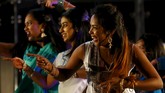 Gegap Gempita Perayaan Diwali di Leicester Sejak selepas pukul lima sore, keriaan meronai seruas Leicester, Inggris, saat perayaan Tahun Baru Hindu, Diwali, kemarin (11/11).