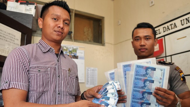 Ada pemesan yang hendak menggunakan uang palsu dari tersangka Bambang Irawan untuk keperluan Pemilihan Kepala Daerah.
