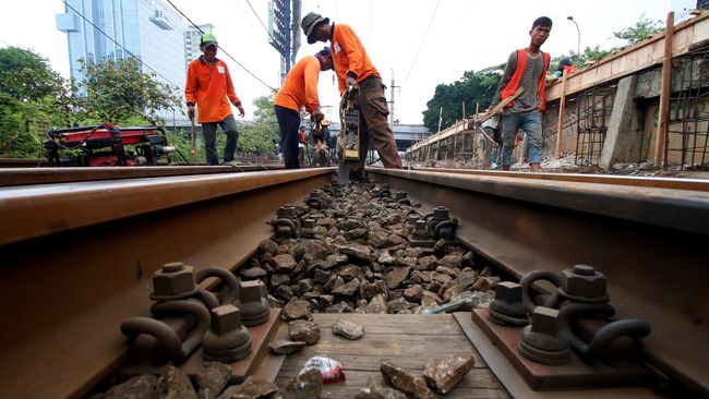 Tim Gabungan Temukan Rel Kereta Retak Di Lumajang