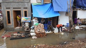 Ahok Sindir Aktivis yang Bungkam soal Pengurukan Ciliwung