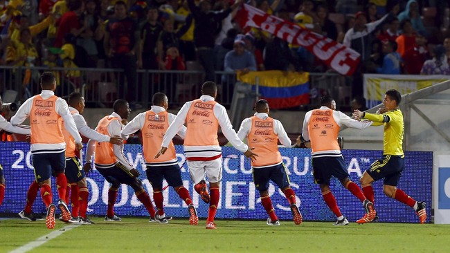 Kolombia berhasil menahan imbang Chile dengan skor 1-1. James Rodriguez berhasil menjadi penyelamat tim asuhan Jose Pekerman tersebut.