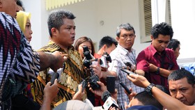 KPPU Sarankan Indosat dan XL Merger Saja