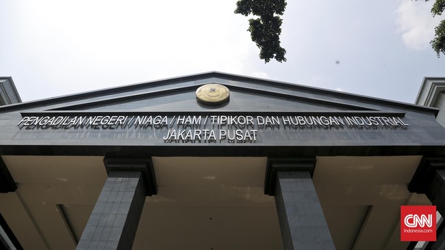 Putusan kasus suap pajak dengan terdakwa Angin Prayitno Aji ditunda lantaran majelis hakim belum tuntas bermusyawarah akibat kantor sempat lockdown.