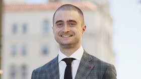 'Kentut' Daniel Radcliffe Buyarkan Penonton 'Swiss Army Man'