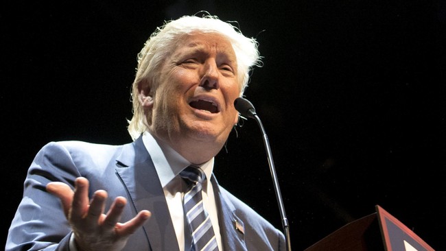 Meski kerap melontarkan kritik, Presiden Donald Trump tetap sepakat untuk bertemu dengan para pemimpin Nato, Mei yang akan datang di Eropa.