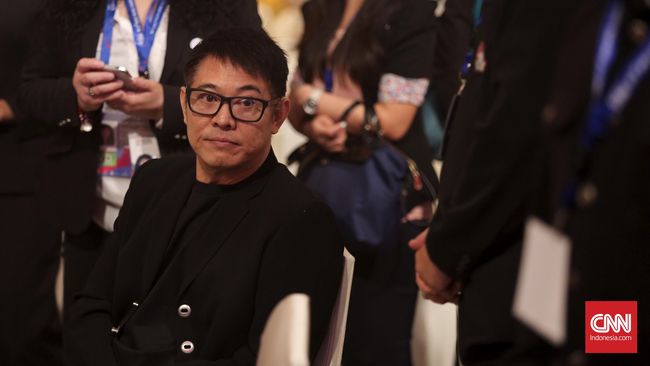 Jet Li akhirnya turun tangan untuk mengumumkan pada penggemar bahwa kondisinya baik-baik saja setelah beredar foto dirinya terlihat renta.