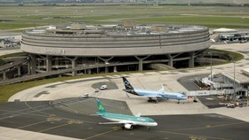 Insiden di Bandara Paris, 2.000 Penumpang Dievakuasi