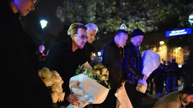 U2 Gelar 'Konser Penebus' untuk Masyarakat Paris