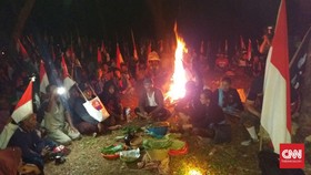 Renungan Malam Antarkan Aksi Jalan Kaki Tolak Pabrik Semen