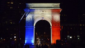 Pusat Wisata dan Keriaan di Paris Masih Berduka