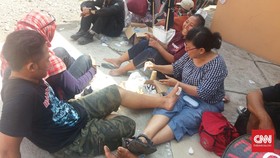 12 Jam Jalan Kaki, Warga Penolak Pabrik Semen Tiba di Demak