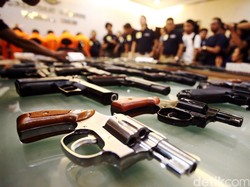 Respons Polda Jabar soal Polisi Cirebon Diduga Edarkan Senpi Ilegal