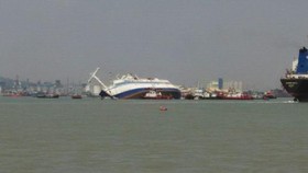 Kapal Laut Tenggelam di Surabaya, Penumpang Lompat ke Laut