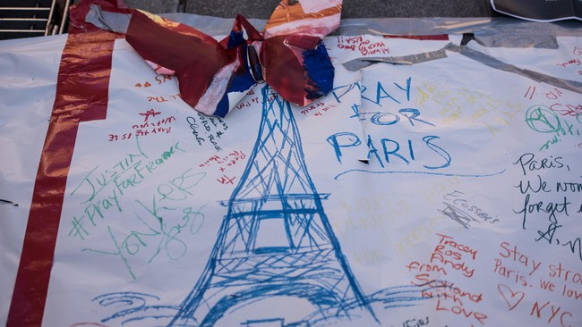 Sebanyak 129 korban tewas dan 352 korban luka dalam serangkaian serangan di Paris, Perancis pekan lalu berasal dari berbagai negara.