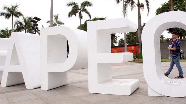 Para pejabat bidang energi dan keuangan dari 21 anggota ekonomi APEC sedang membangun kapasitas untuk mengambil keuntungan dari turunnya harga minyak.
