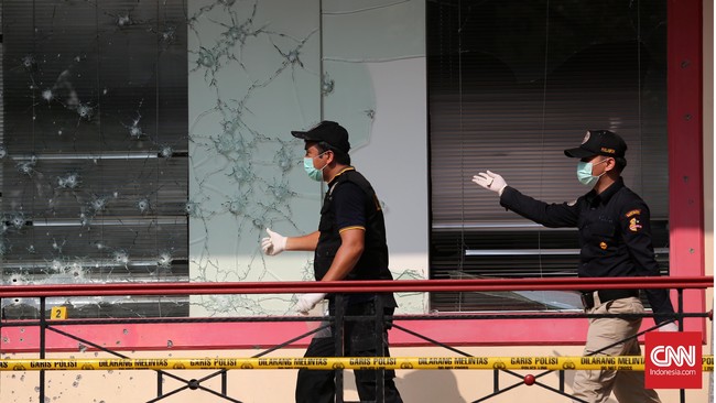 Gedung Multipiranti Graha yang menjadi lokasi ledakan ialah bangunan yang digunakan oleh beberapa perusahaan. Di sebelahnya ada restoran cepat saji McDonald's.