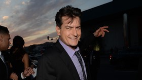 Perangi HIV, Lembar Baru Kehidupan Charlie Sheen