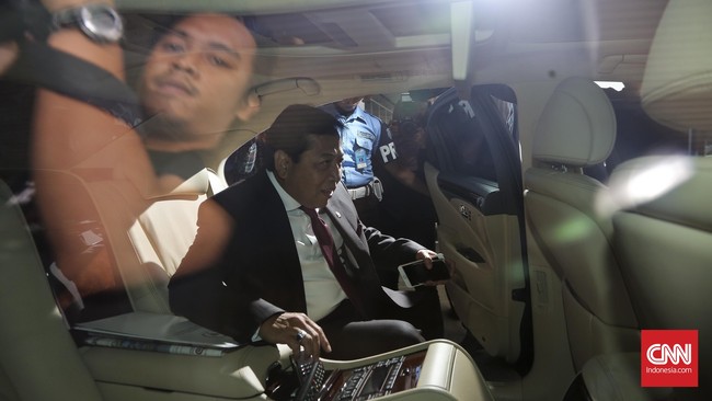 Jika benar terjadi, maka lobi-lobi antara Setya Novanto dengan Freeport bukan menjadi hal tak patut pertama yang dilakukan oleh Ketua DPR itu.