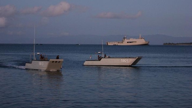 Menhan Sjafrie Sjamsoeddin mengumumkan rencana pembangunan pusat latihan militer internasional di Morotai, Maluku Utara, untuk kolaborasi dengan negara lain.