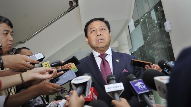 Jejak Kontroversi Ketua DPR Setya Novanto Munculnya kontroversi sudah dimulai sejak Setya Novanto terpilih menjadi Ketua Dewan Perwakilan Rakyat (DPR) pada awal Oktober 2014 lalu.