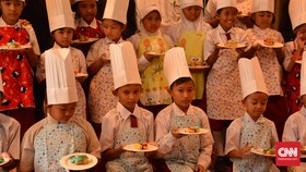 Kecil-Kecil Sudah Bisa Bikin Kue di Hotel Bintang 5