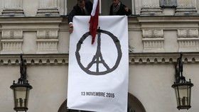 Pelaku Serangan Paris Diduga Lalui Balkan Bersama Orang Lain