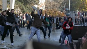 Granat Meledak di Luar Mahkamah Konstitusi Kosovo