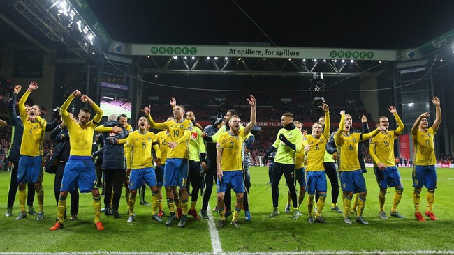 Ibrahimovic Pensiunkan Denmark dalam Jepretan Kamera