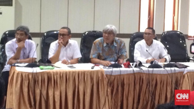 Dalam menyusun draf RUU Minerba, pemerintah berencana membentuk tim kecil yang terdiri dari akedemisi, pengusaha, dan elemen masyarakat lainnya.