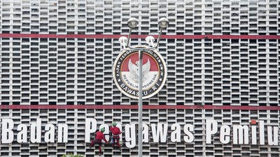 img-title Bawaslu Tak Jatuhkan Sanksi untuk Politik Uang Pilkada 2015