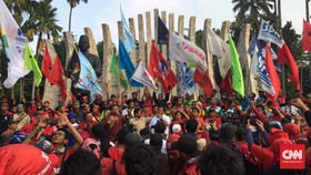 Empat Juta Buruh Demonstrasi Tolak PP Pengupahan Hari Ini