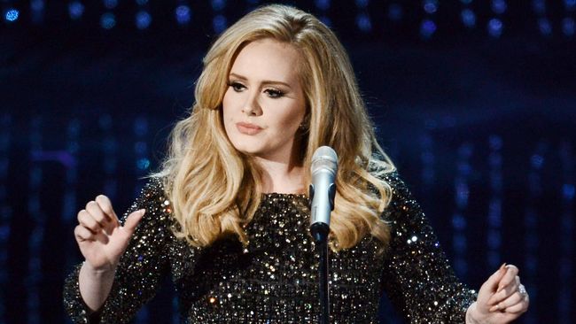 Bahkan selebriti sekaliber Adele pun masih saja tidak sanggup mengendalikan demam panggung saat melakoni konser.