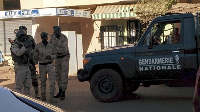 Pihak berwajib Mali mengatakan operasi pembebasan sandera kelompok Islamis di hotel mewah Mali sedang berjalang dengan pengerahan pasukan khusus.
