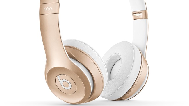 Soal gosip hilangnya audio jack di iPhone terbaru memunculkan gosip kalau Apple akan memperkenalkan headphone untuk menemaninya.