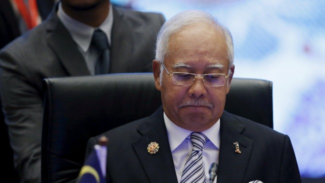 Pengacara Perdana Menteri Malaysia Najib Razak mengatakan kliennya membantah menerima aliran dana sebesar 42 juta ringgit atau setara Rp132 miliar.