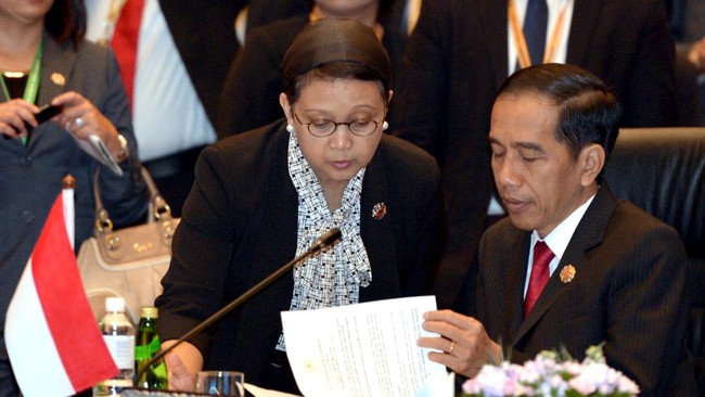 Presiden Joko Widodo menyerukan kerja sama kontraterorisme negara ASEAN, serta menyerukan semua pihak mematuhi hukum internasional dalam isu Laut China Selatan.