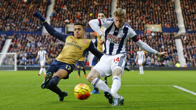 West Bromwich Albion sukses menutup babak pertama dengan keunggulan 2-1 atas Arsenal di depan pendukungnya sendiri.