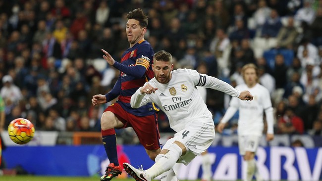Pemain belakang Real Madrid, Sergio Ramos, memahami alasan yang mendorong para suporter menyiuli Rafael Benitez dan Florentino Perez.