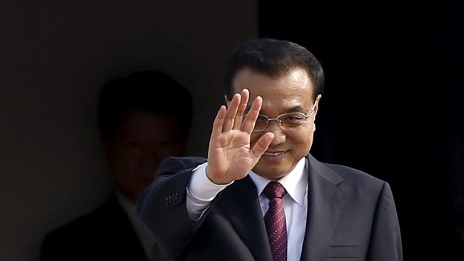 Pemerintah China akan memangkas pajak dan biaya-biaya hingga US$300 miliar untuk mendongkrak ekonominya. Salah satunya, mengurangi tarif listrik dan internet.